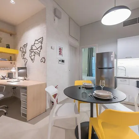 Apartment Affordable Luxury With Parking 300mbps Wifi *